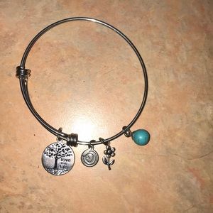 Bracelet. Never worn!